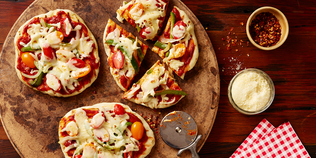 Easy Grilled Pizza Recipe | RAGÚ