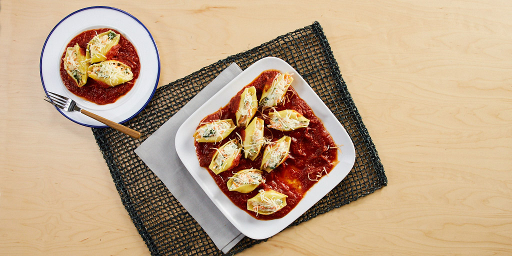 Veggie-Stuffed Pasta Shells Recipe | RAGÚ