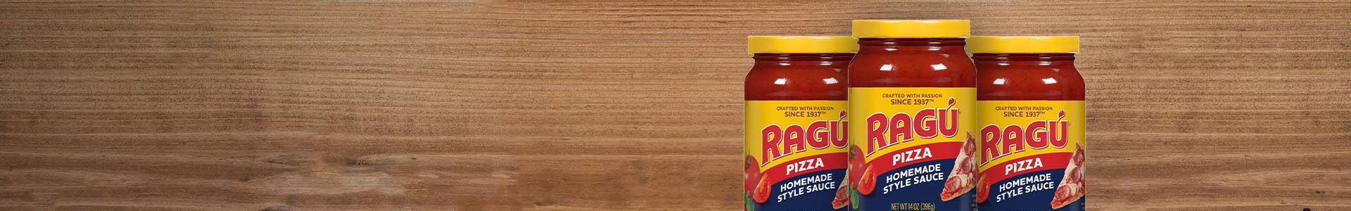 A product line up of RAGÚ Homemade Style Pizza Sauces